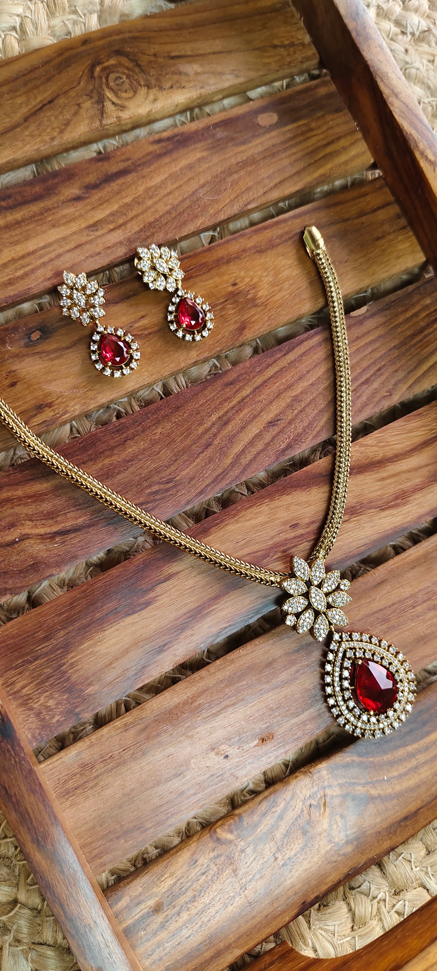 Victorian Attigai Set