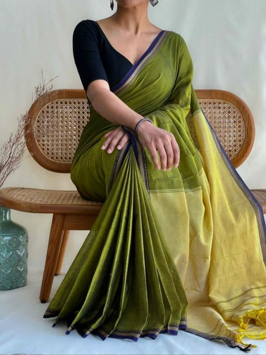 Small border khadhi saree