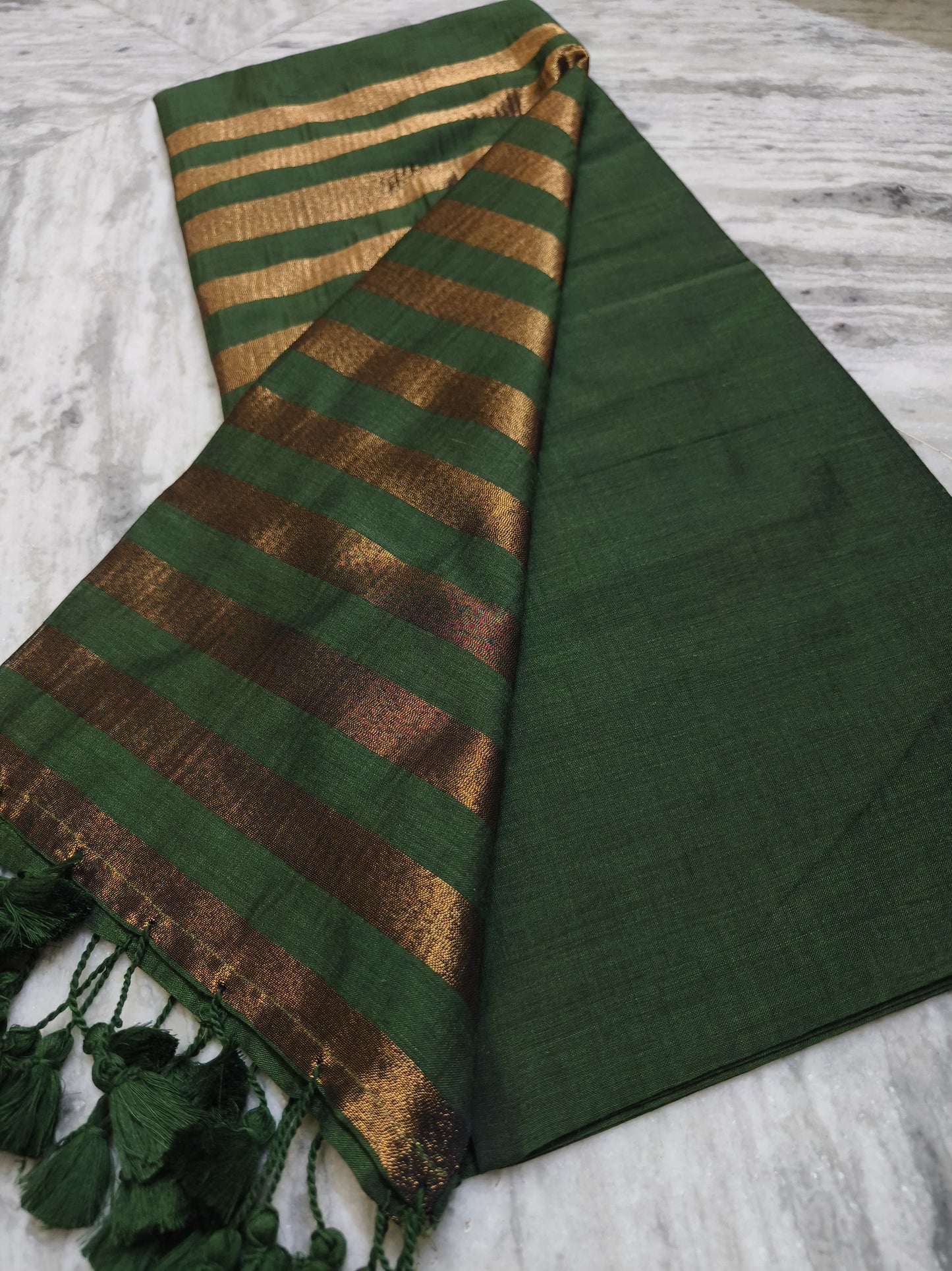 Zari pallu