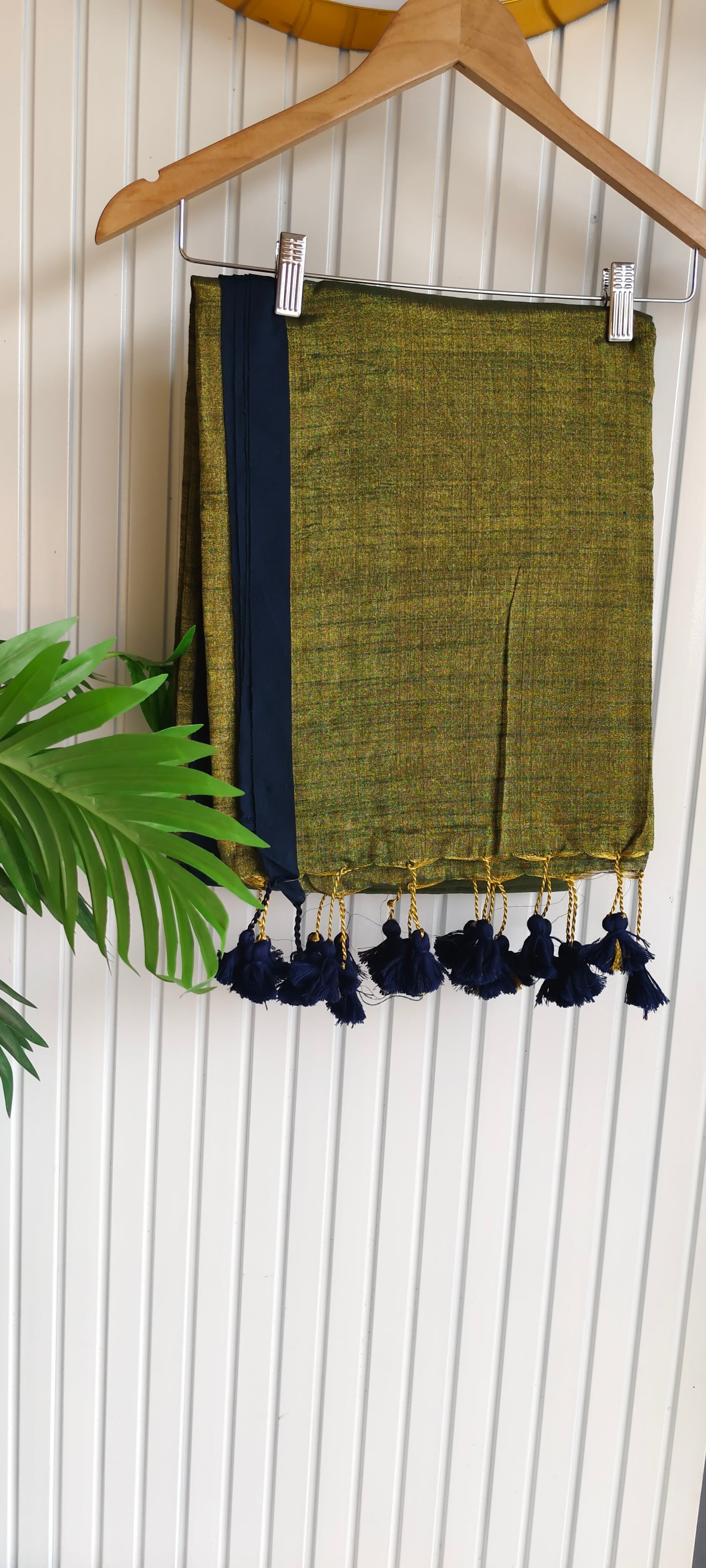 Handloom tissue silk