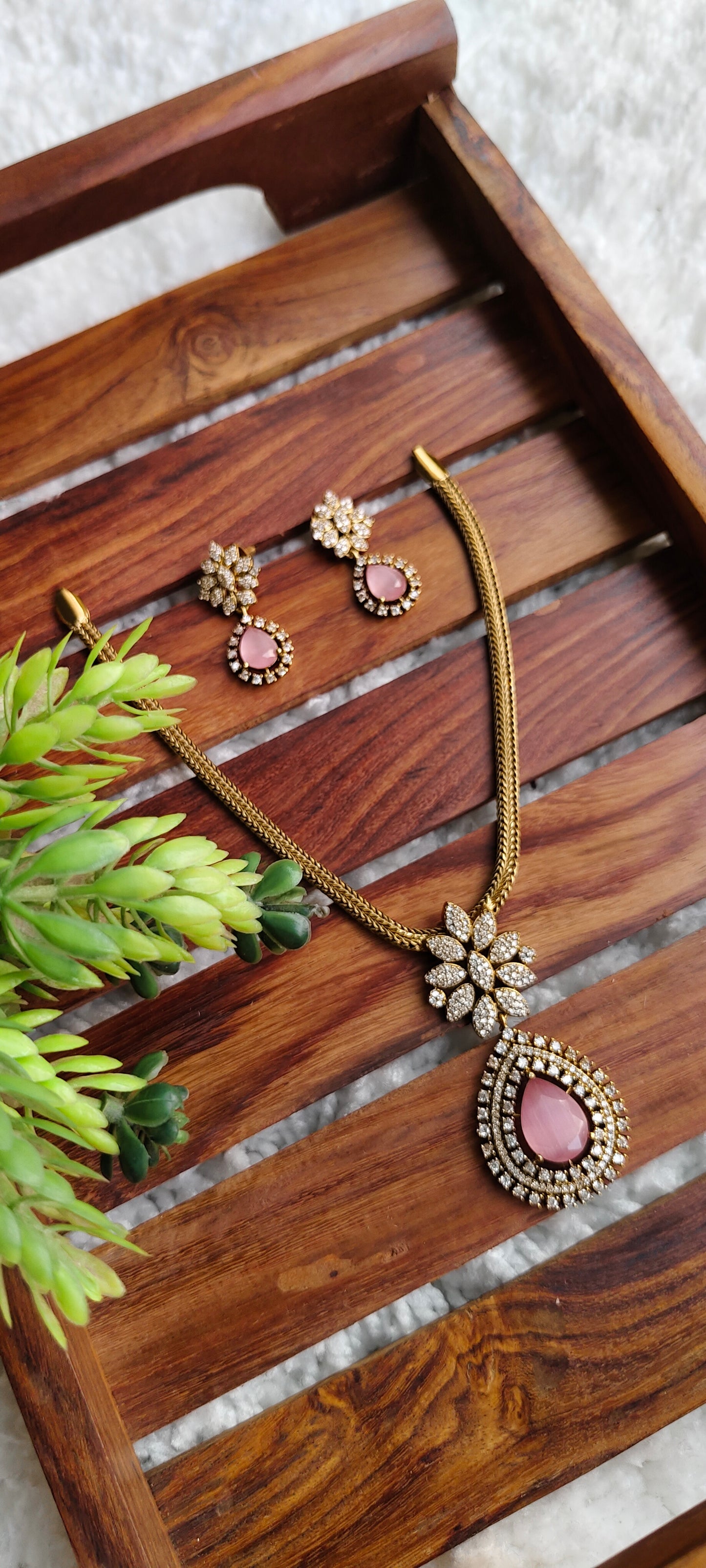 Victorian Attigai Set