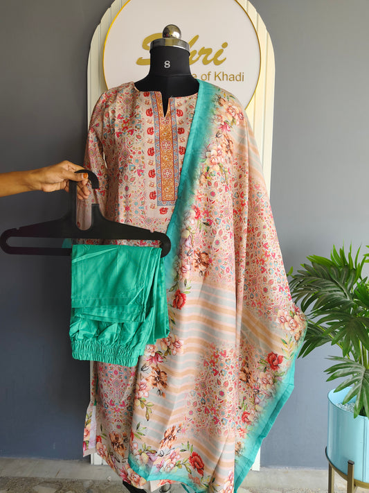 Salwar suit
