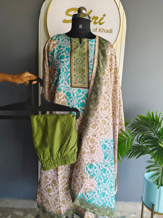 Salwar suit